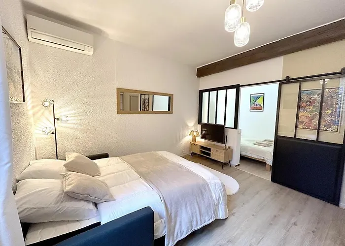 Le Cosy Nimois, Charme Et Terrasse Au Coeur De Nimes