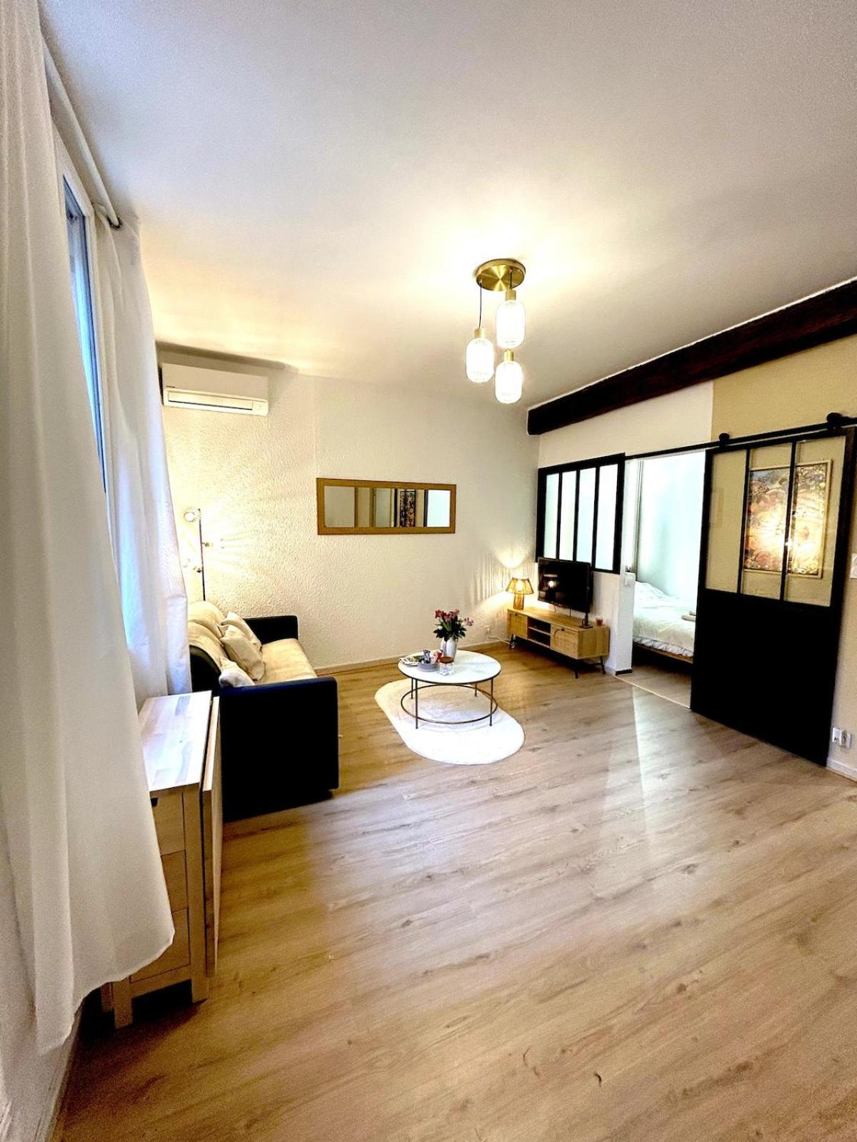 Apartment Le Cosy Nimois, Charme Et Terrasse Au Coeur De *