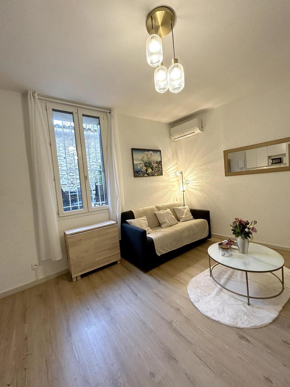 Le Cosy Nimois, Charme Et Terrasse Au Coeur De Apartment *
